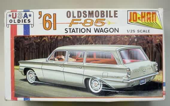 1961 OLDSMOBILE F85 STATION WAGON 125 USA OLDIES series no model kit 
