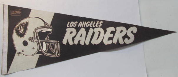 Vintage Washington Redskins One Bar Old Helmet NFL Flag Pennant RARE 1960s  Arrow - Family Legacy Estate Sale