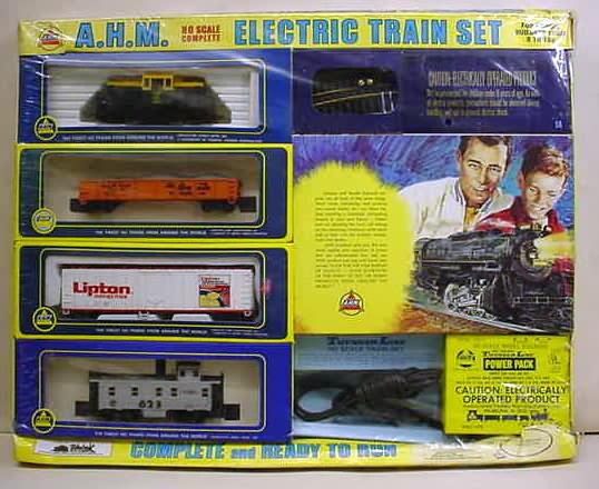 vintage HO and HOn3 scale railroad trains and accessories for sale