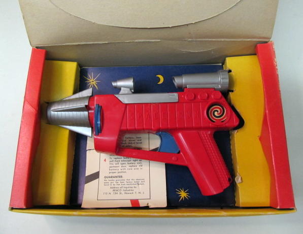 VINTAGE 1970s BATTERY OPERATED ELECTRONIC DRAGON RAY GUN PISTOL IN BOX 